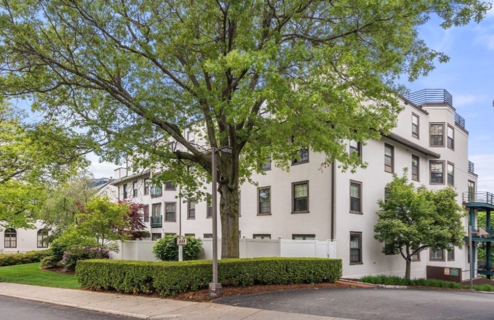 227 Summit Ave #E304 — photo
