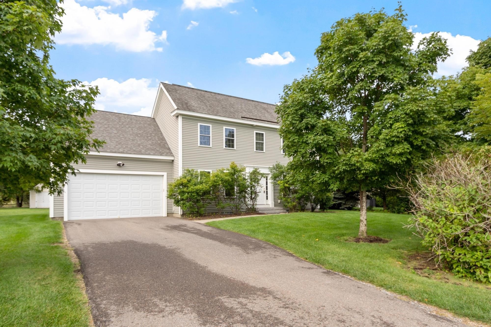 2 Adams Circle — photo