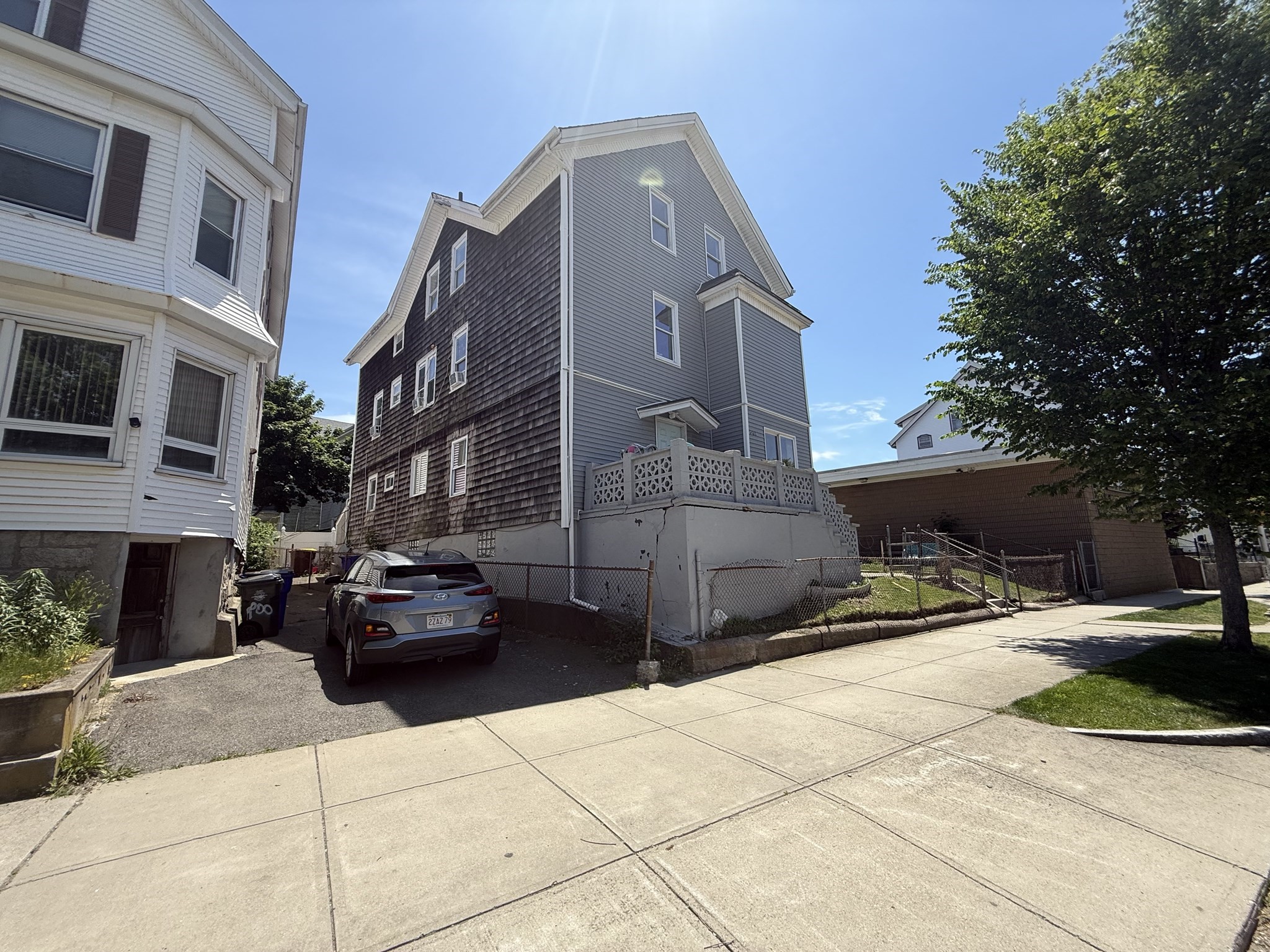 908 Plymouth Ave # 3 — photo