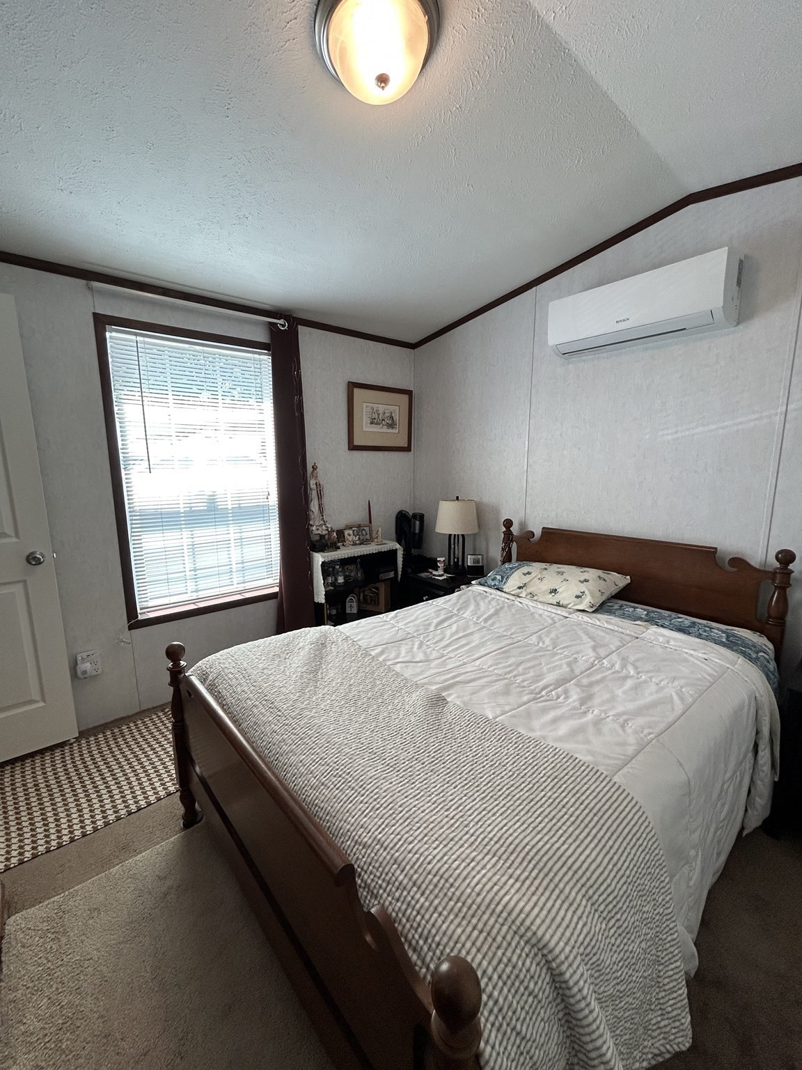 96 Newbury # 9B — photo
