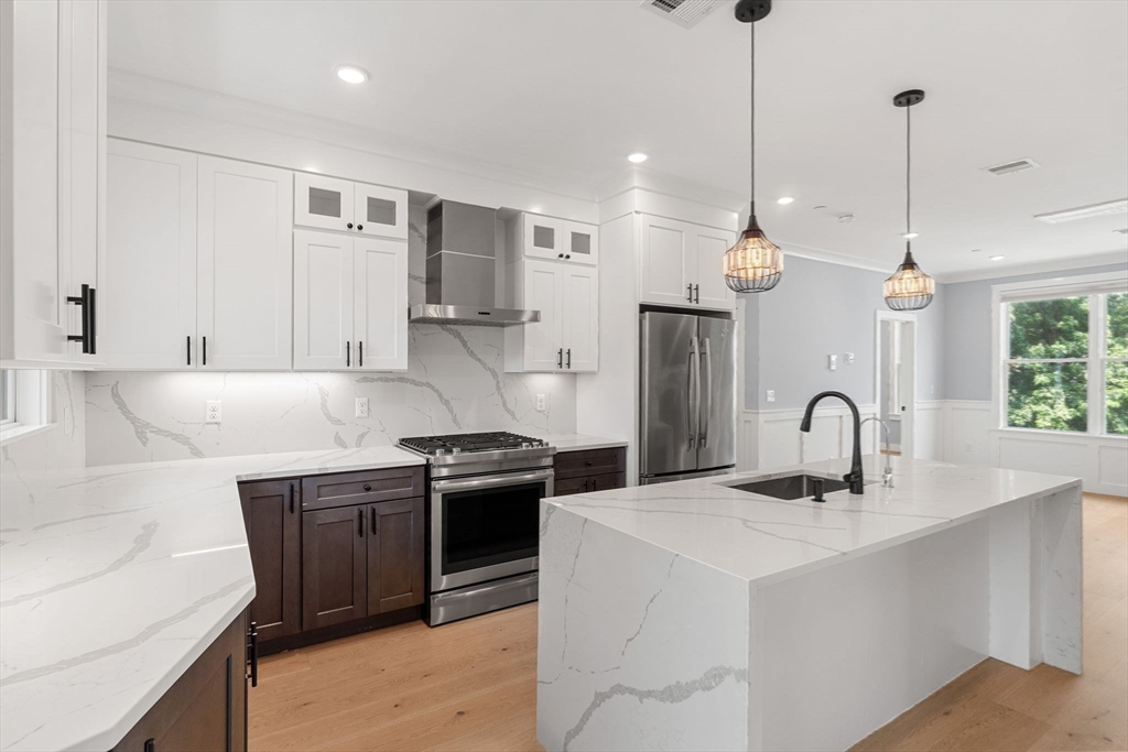 113 Beacon Street #B — photo