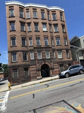 257 Pleasant St #9 — photo