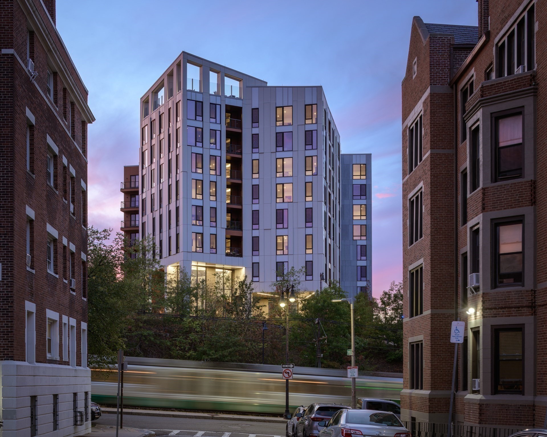 1515 Commonwealth Ave # 609 — photo