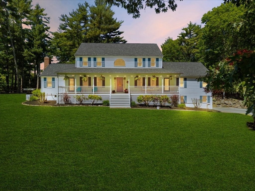 136 Paradise Lane, Rochester, MA 02770
