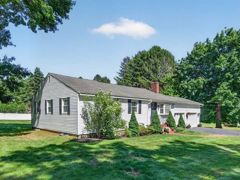 15 Lovejoy Road, Andover, MA 01810