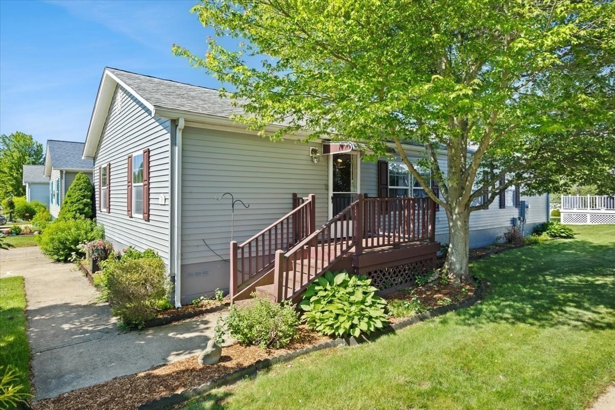 59 Robin Dr — photo