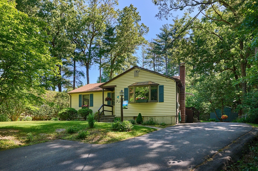 20 Cook Road, Easthampton, MA 01027