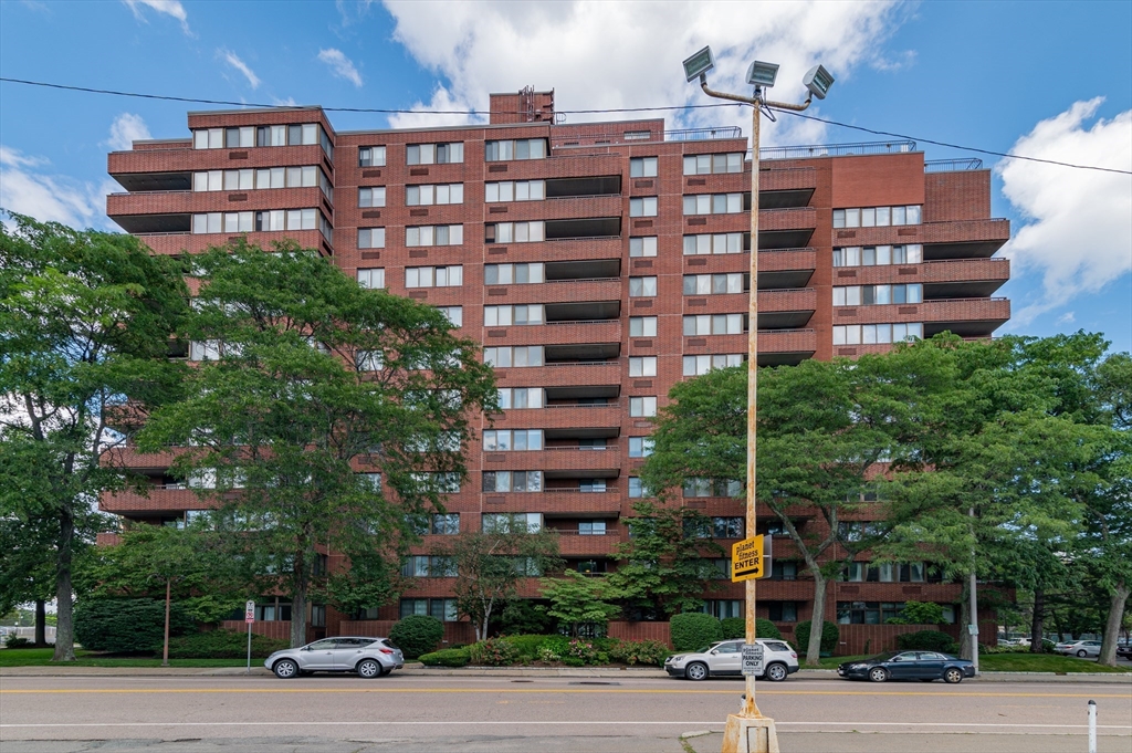 77 Adams St #210 — photo