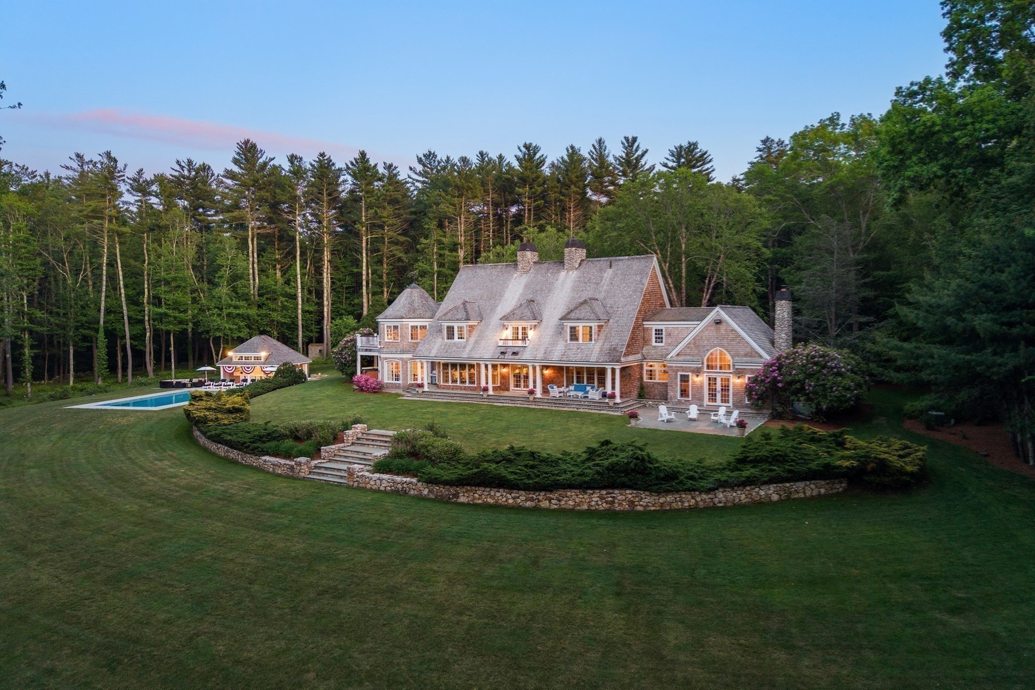 12 and 0 Hunter Dr. — photo