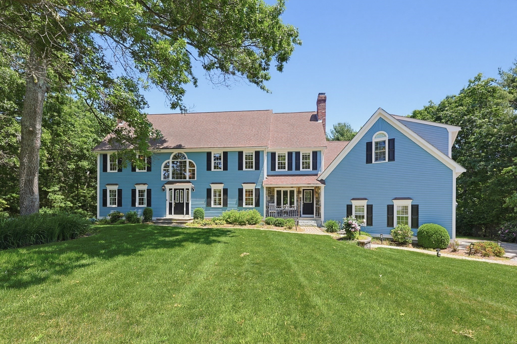19 Windsor Dr. — photo