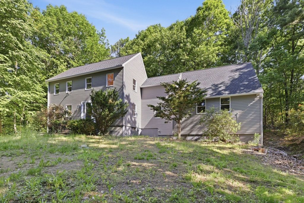 18 N Common Rd — photo