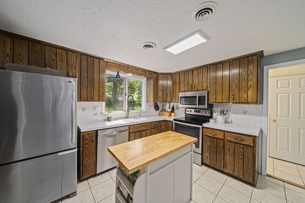 10 Trayer Road, Canton, MA 02021 — photo 2