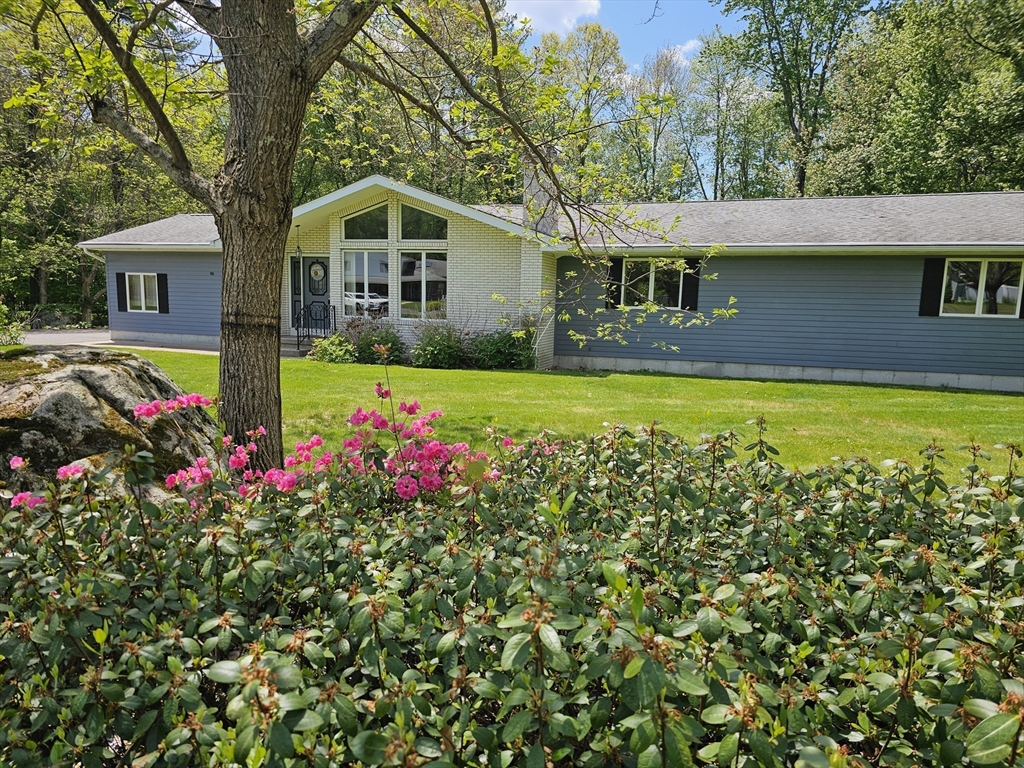 80 Elizabeth Dr — photo