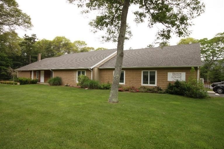 10 Edgerton Dr — photo