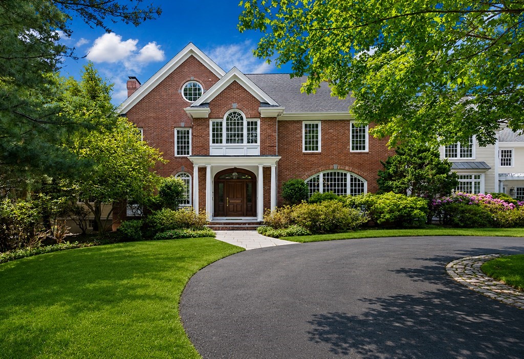 20 Longmeadow Drive — photo