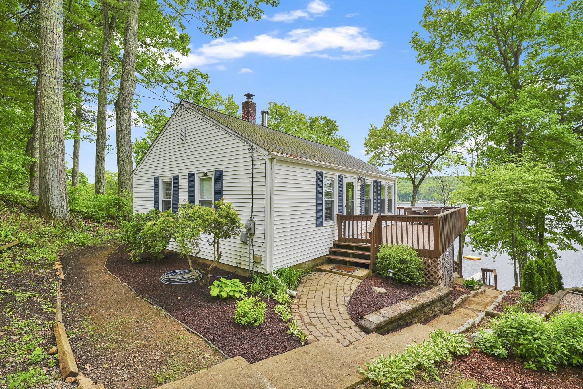 12 Forest Ct — photo
