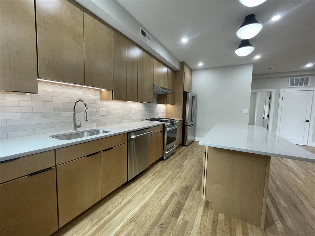 145 Sutherland Road Unit 2, Boston, MA 02135 — photo 3