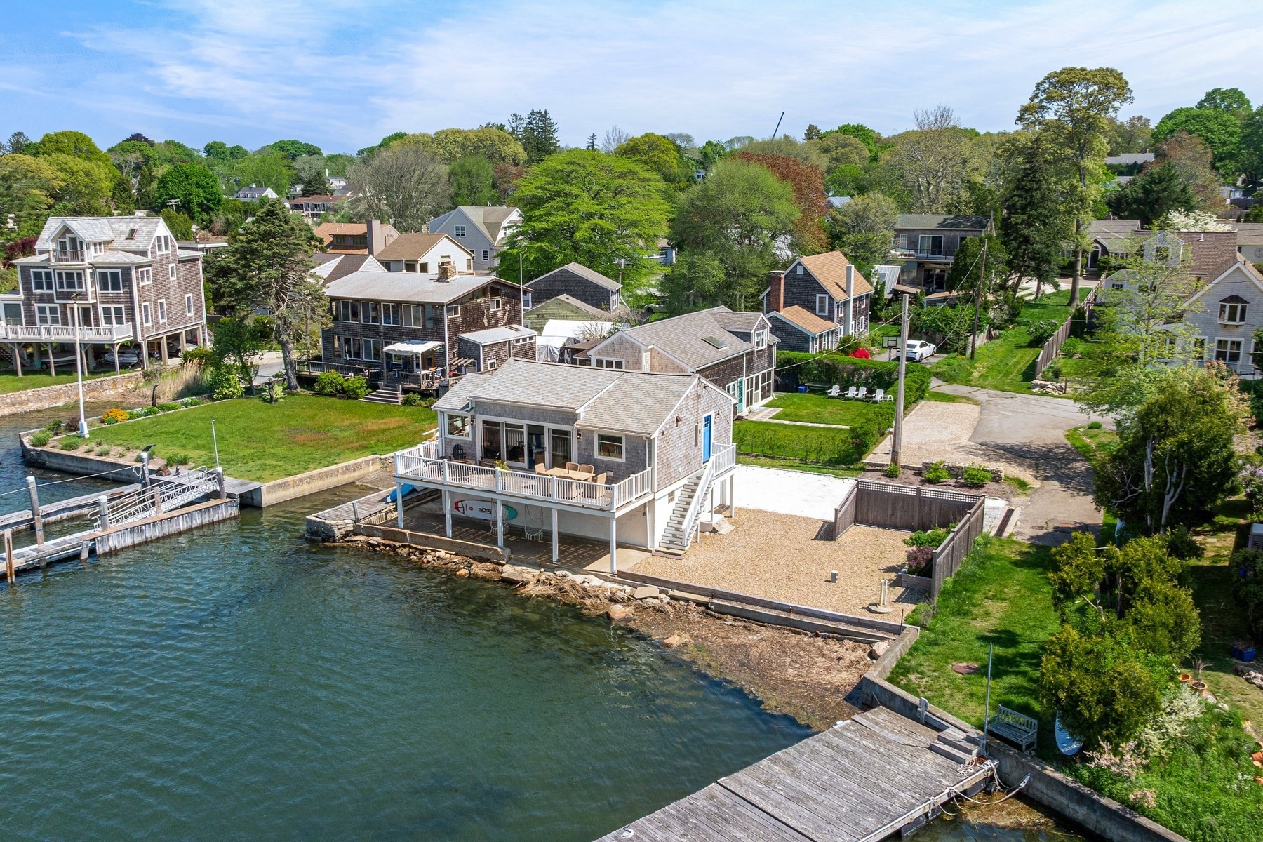 8 Bonneau Court — photo