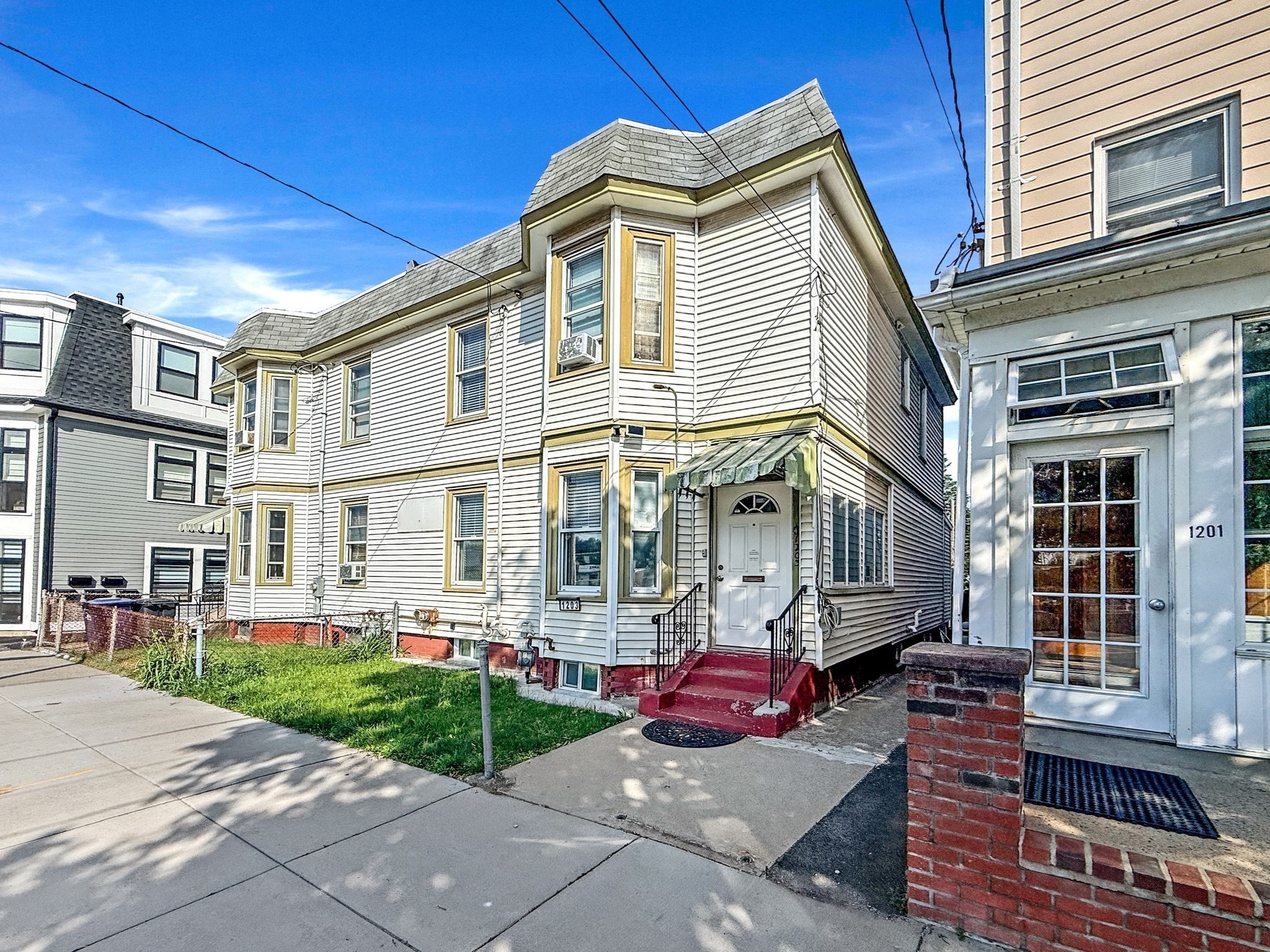 1203 Bennington St — photo