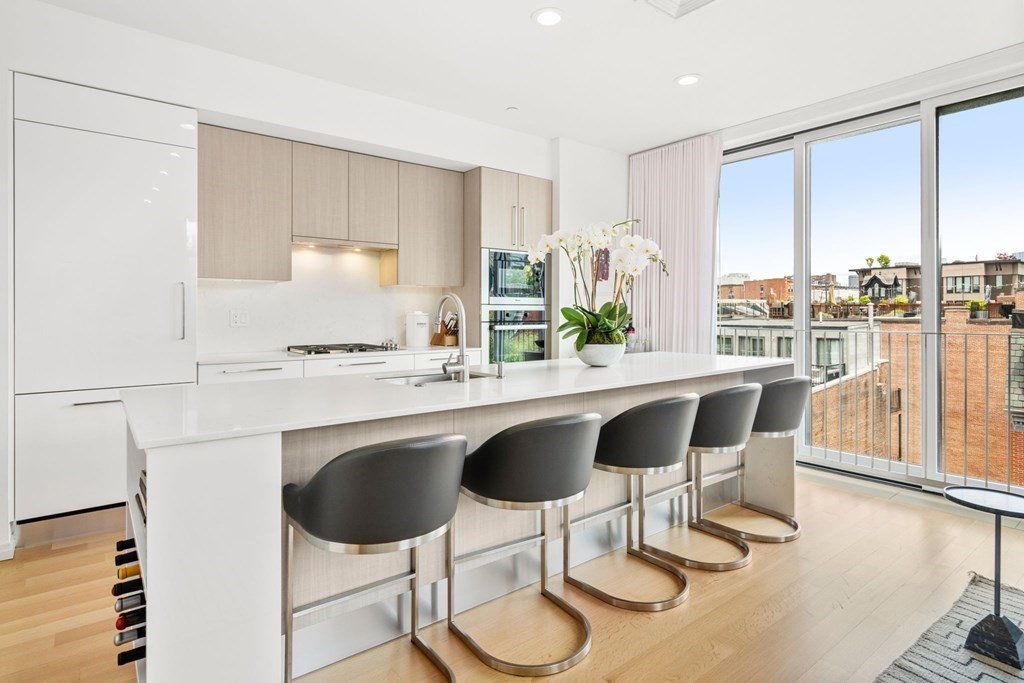 7 East Springfield #5B — photo