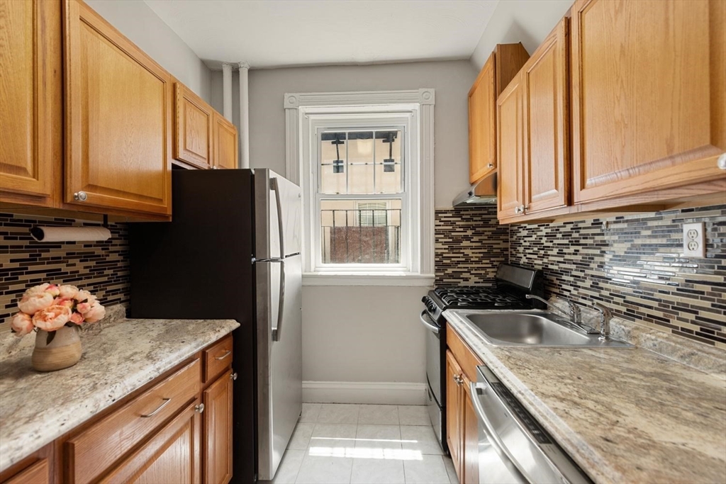 78 Glenville Ave # 9 — photo