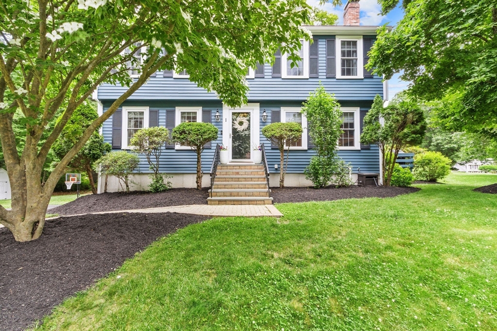 1 Castle Road, Medway, MA 02053