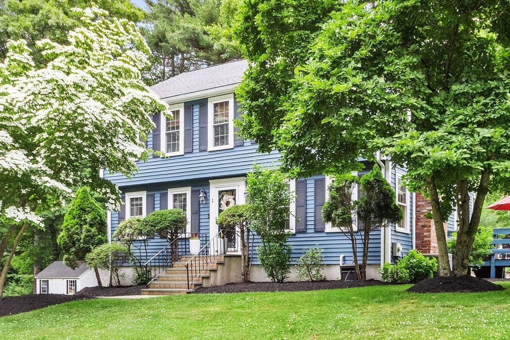 1 Castle Road, Medway, MA 02053 — photo 2