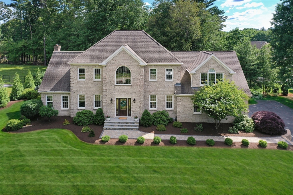 15 Saddle Ridge Road, Holliston, MA 01746