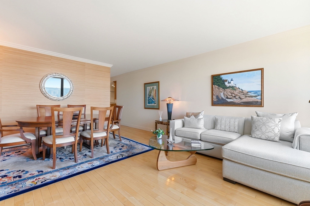 65 E India Row #26G — photo