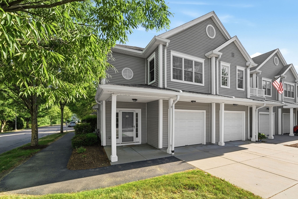 631 East Street #B201 — photo