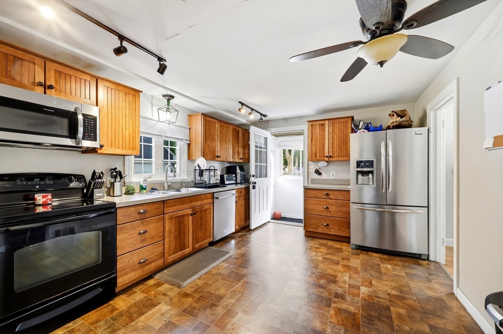 15 Lucerne Road, Springfield, MA 01119 — photo 3