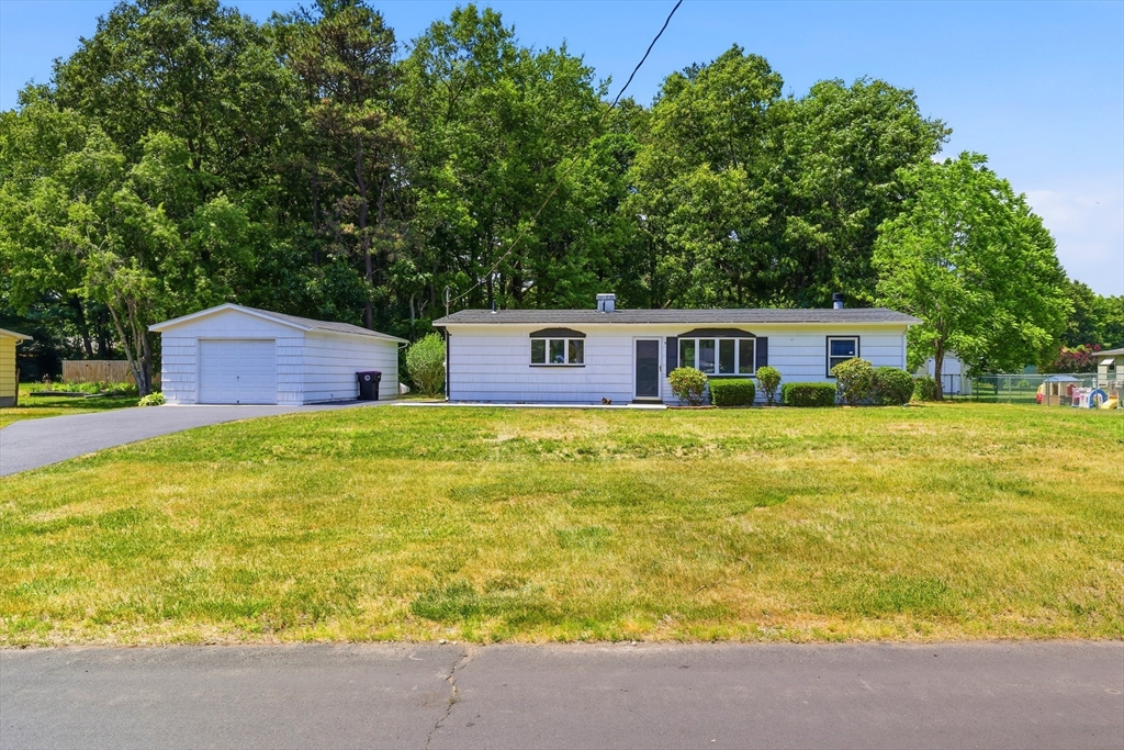 37 Sun Valley Road, Holyoke, MA 01040 — photo 2