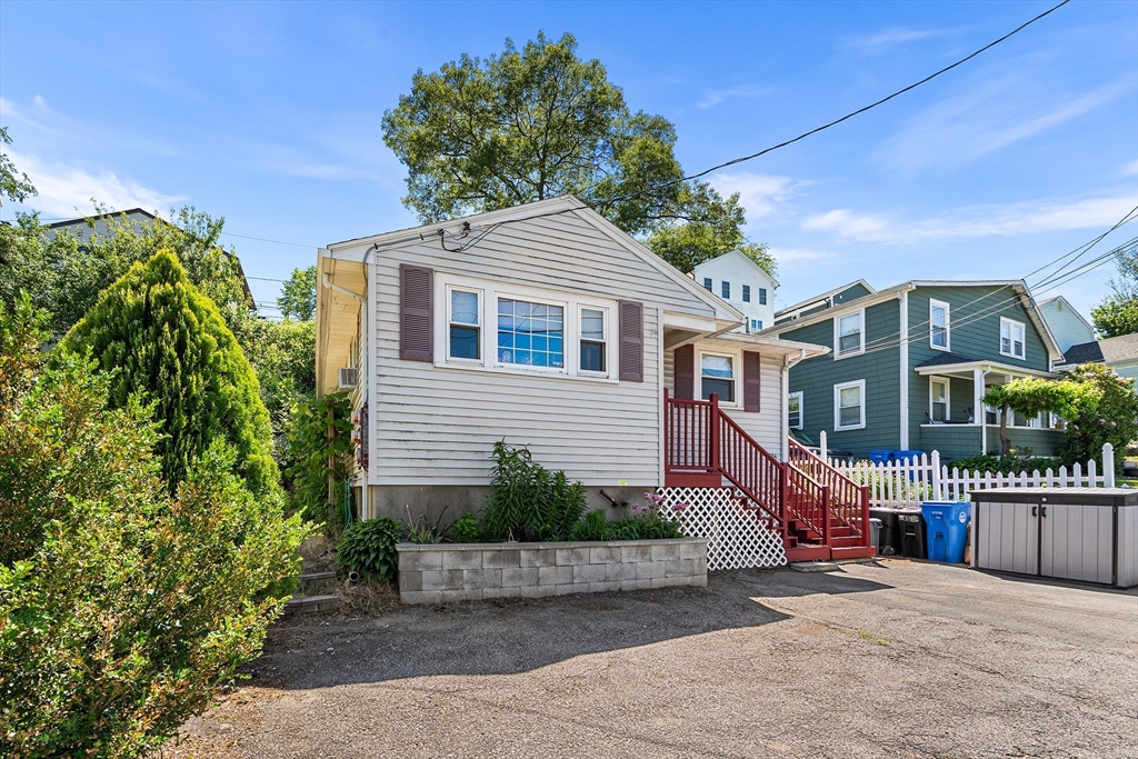 104 College Farm Rd — photo