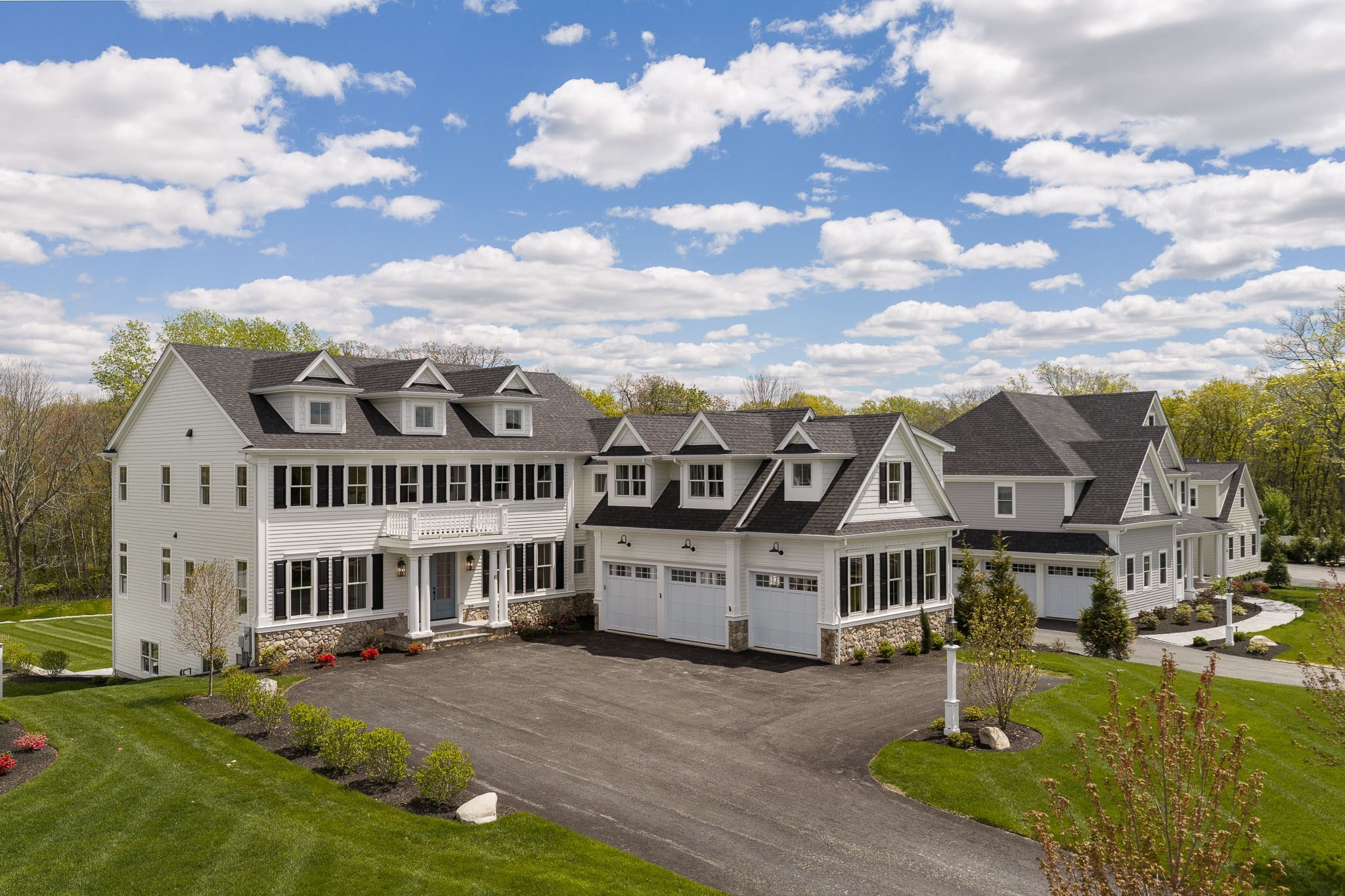 11 Wyndemere Ln. — photo