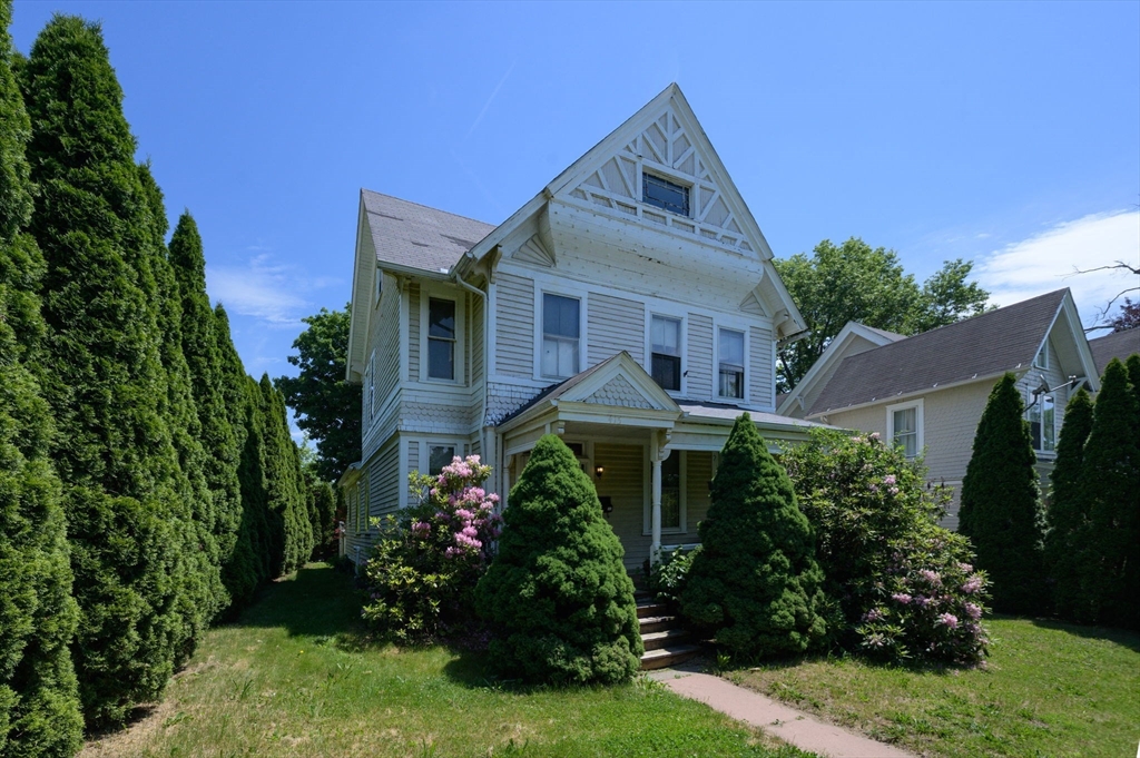 415 Maple Street, Springfield, MA 01105