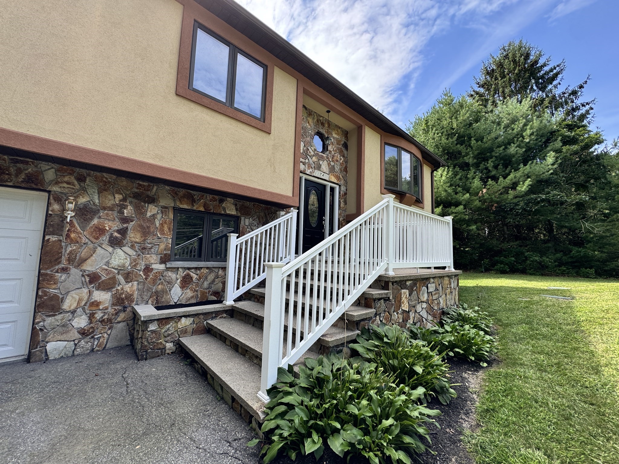 1174 Old Fall River Rd — photo