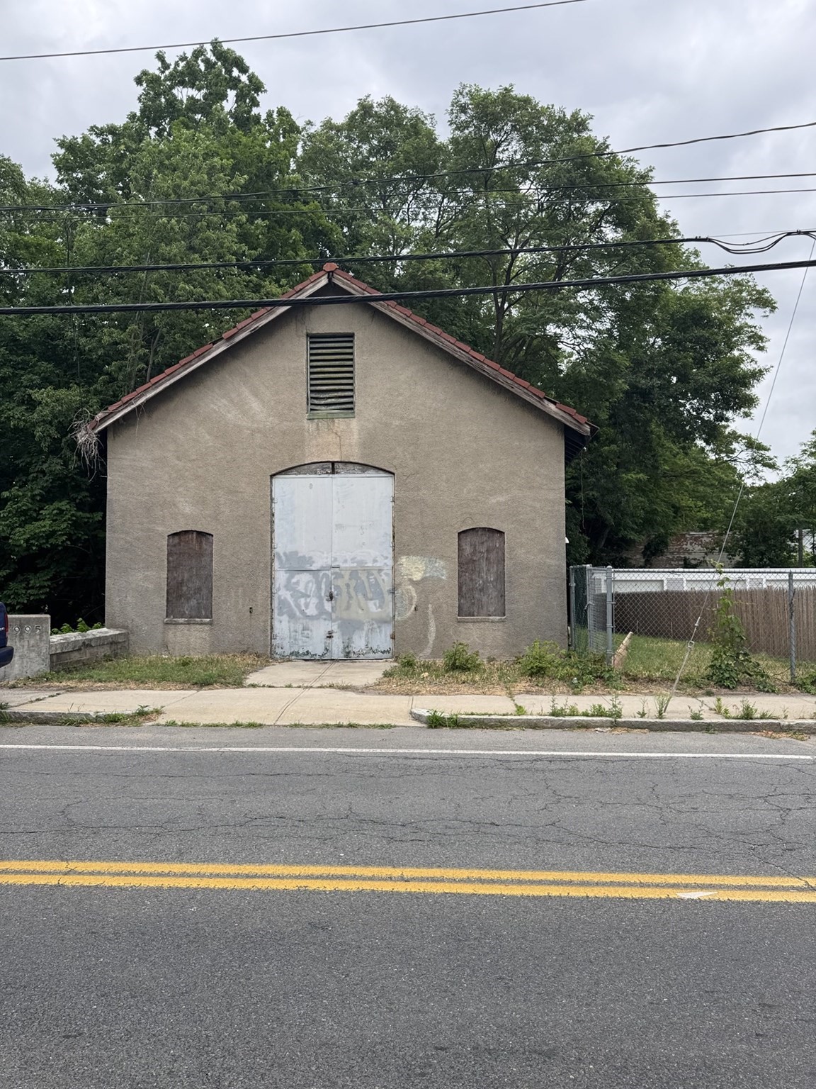 138 Perkins Ave — photo