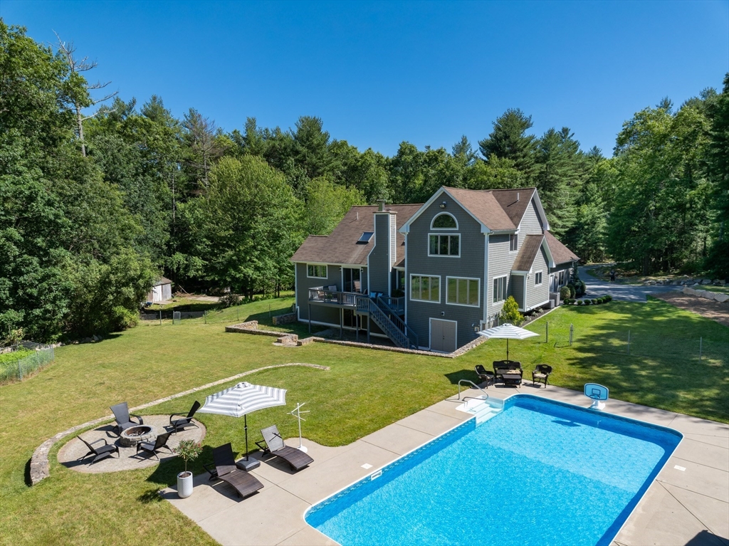 28 Gammons Road, Acushnet, MA 02743