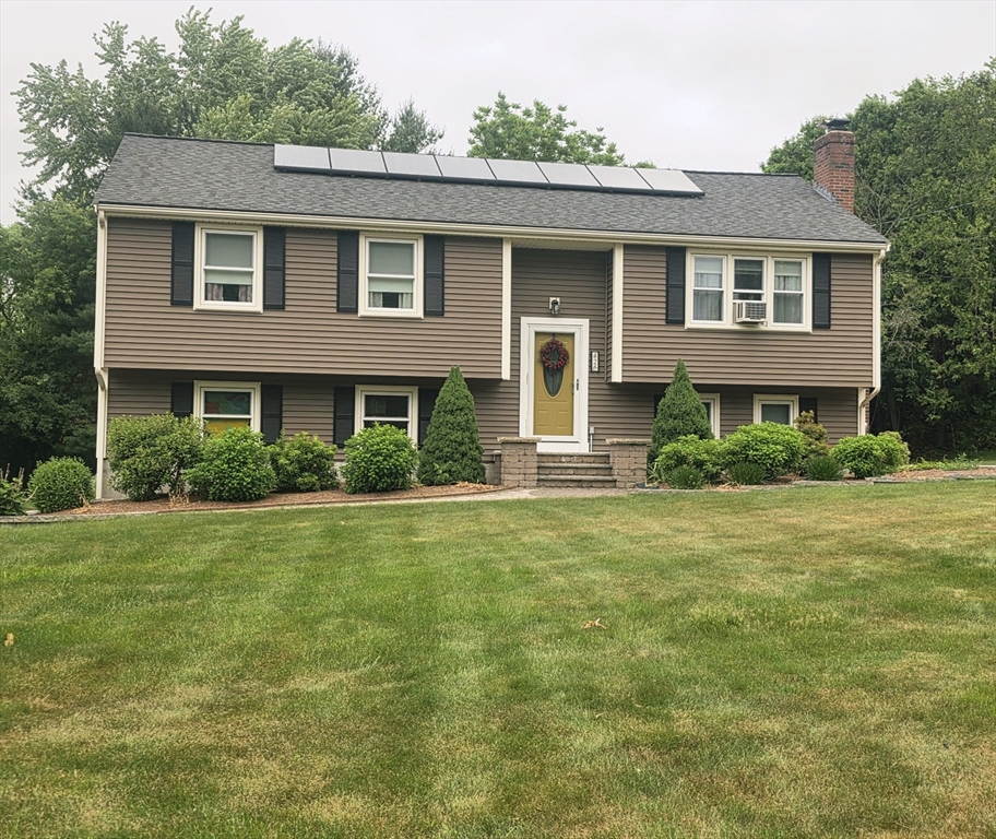 2 Anchorage Road, Franklin, MA 02038