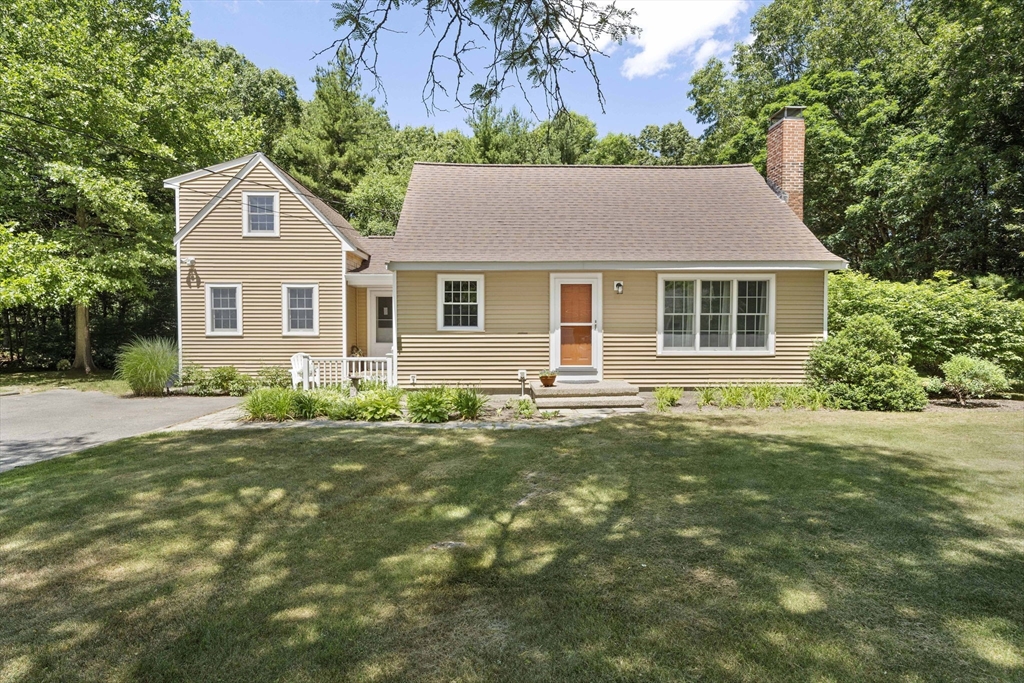 12 Walnut Road, Norwell, MA 02061