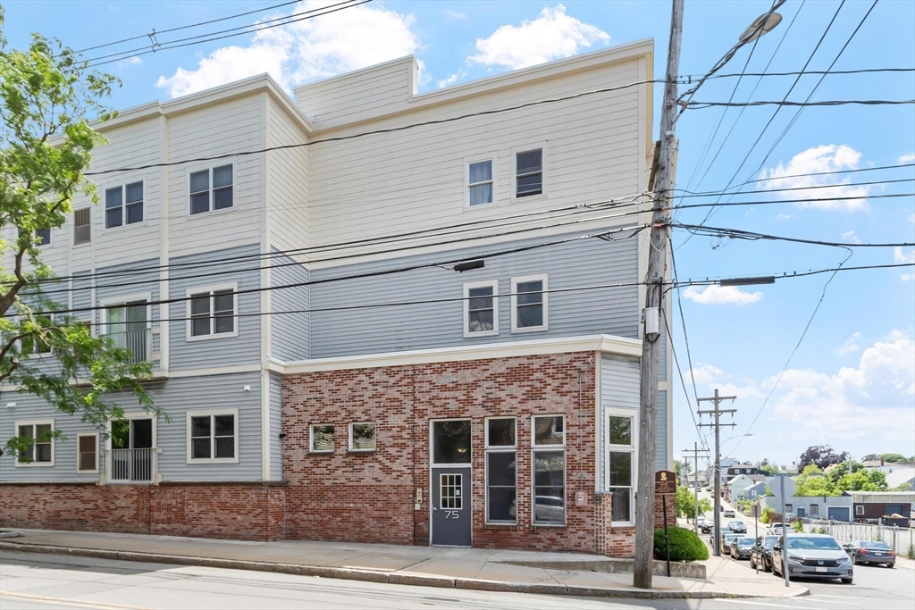 75 Walnut St #302 — photo