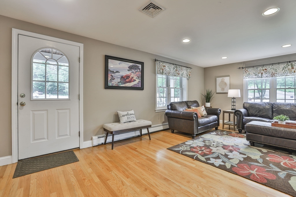 33 Reynolds Road, Wakefield, MA 01880 — photo 3