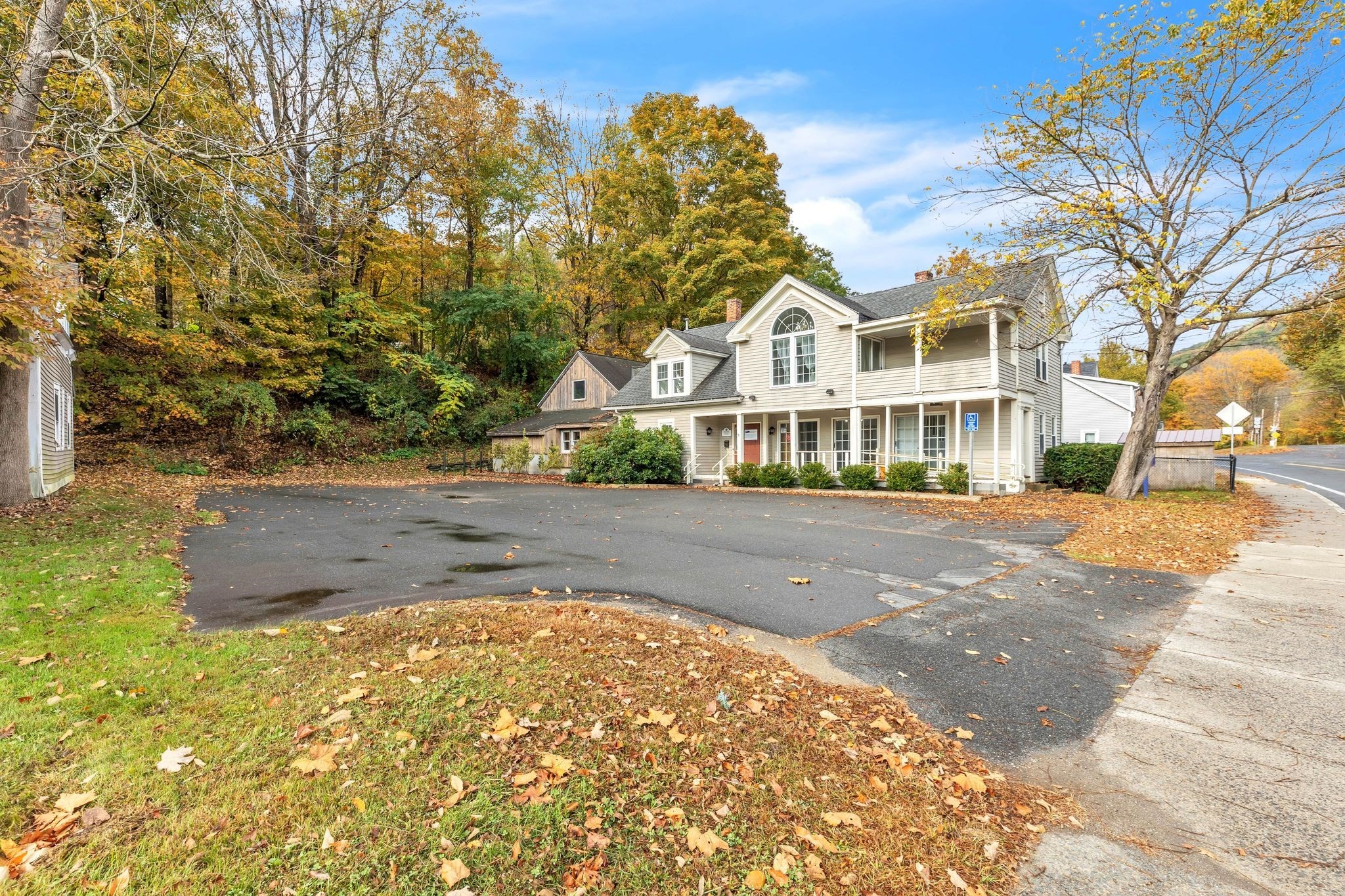 9 Russell Road, Huntington, MA 01050 — photo 2