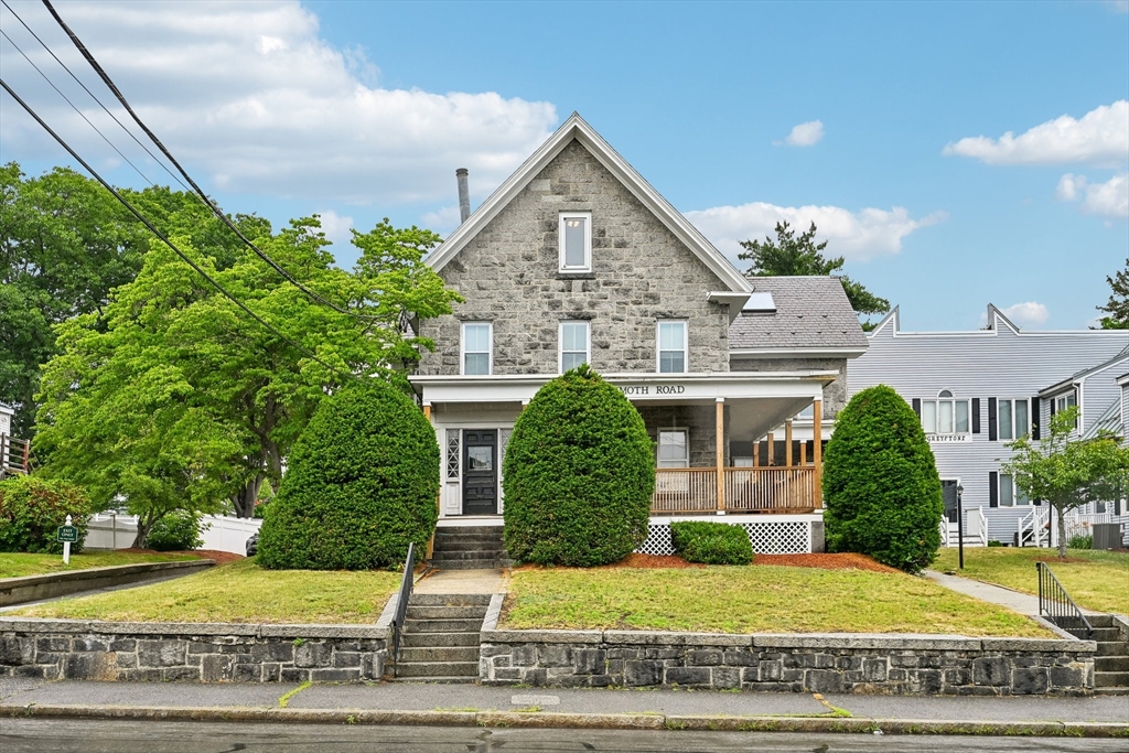 325 Mammoth Rd #3 — photo