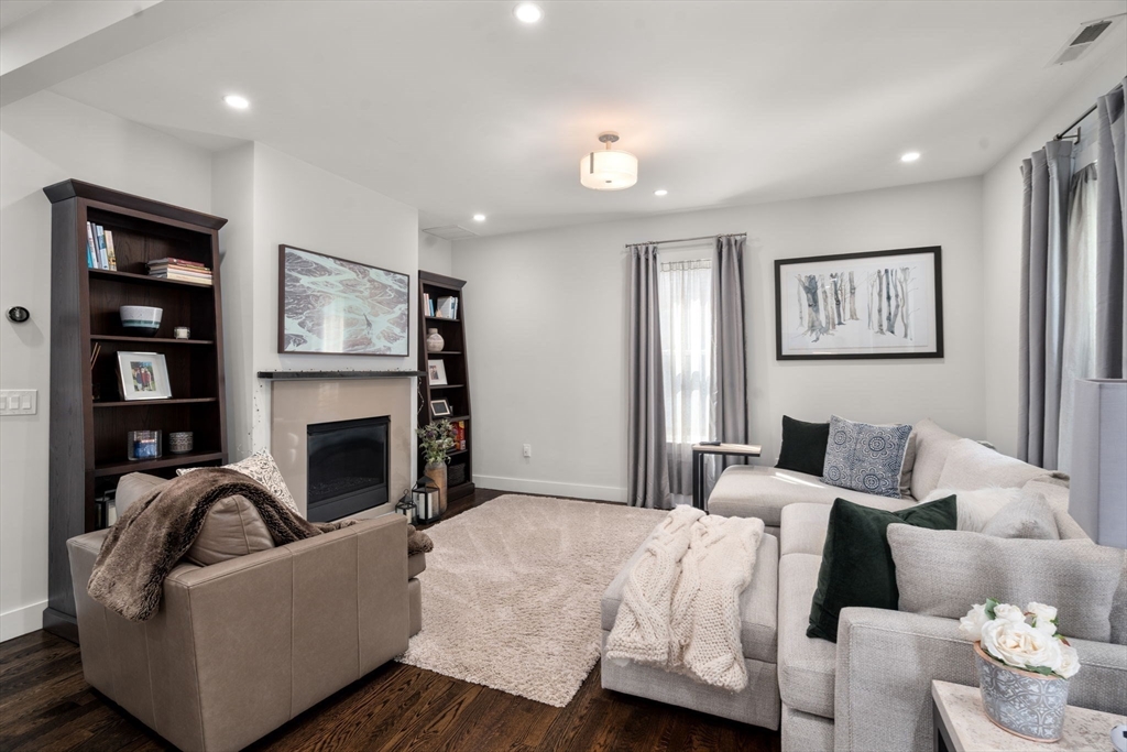 59 Mozart St # 2 — photo