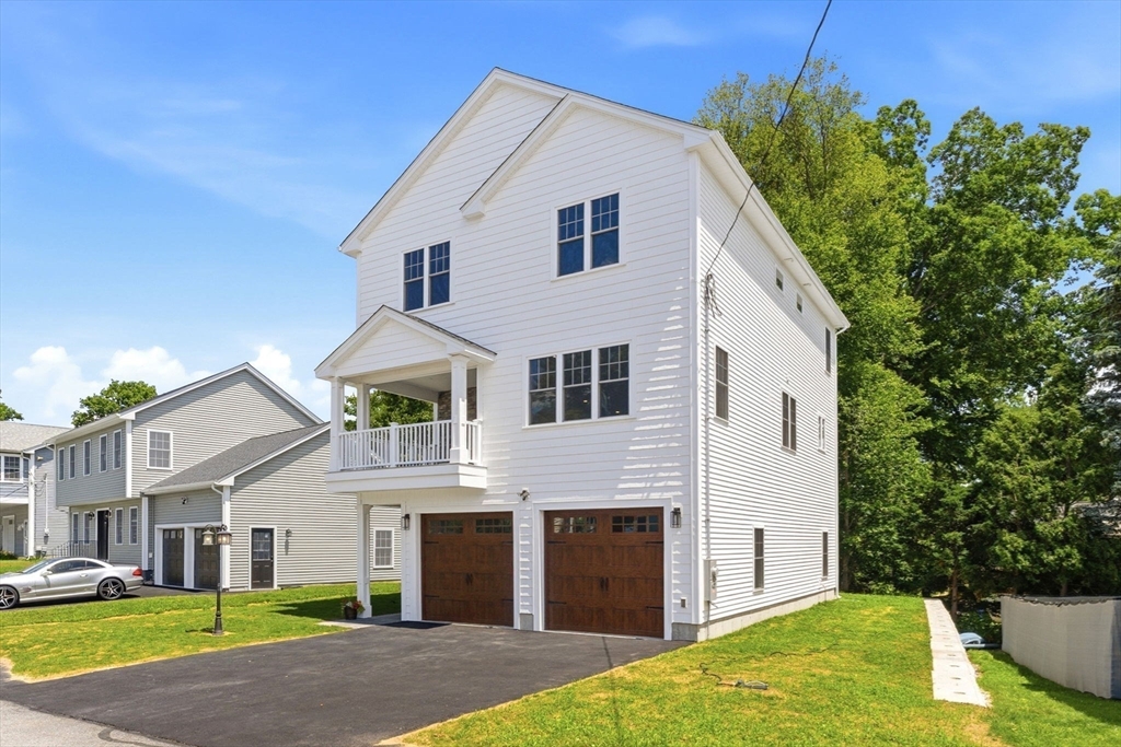 36 Colonial Rd. — photo