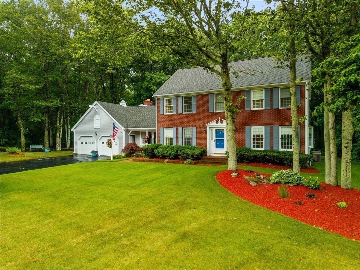 25 Arbor Way — photo