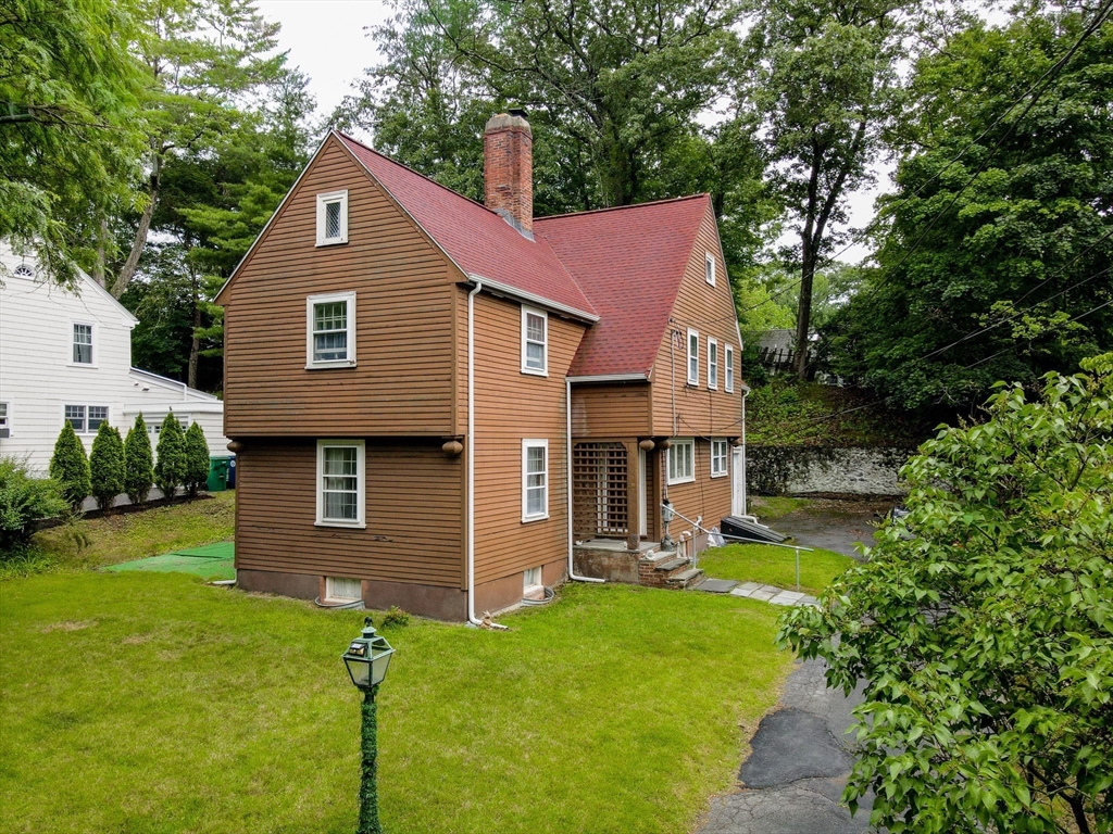 39 Holman Rd — photo