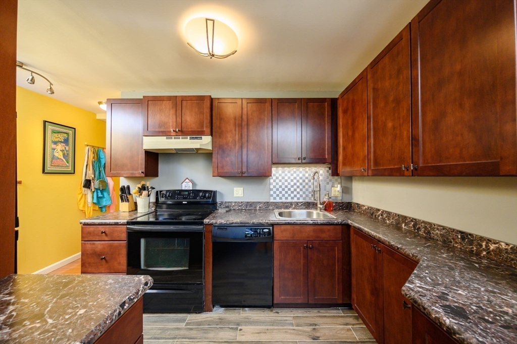 96 Old Colony Ave #304 — photo
