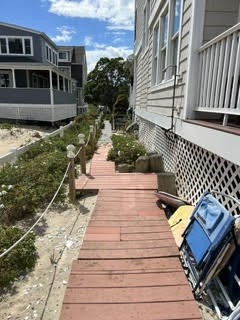 398 N End Blvd # B — photo